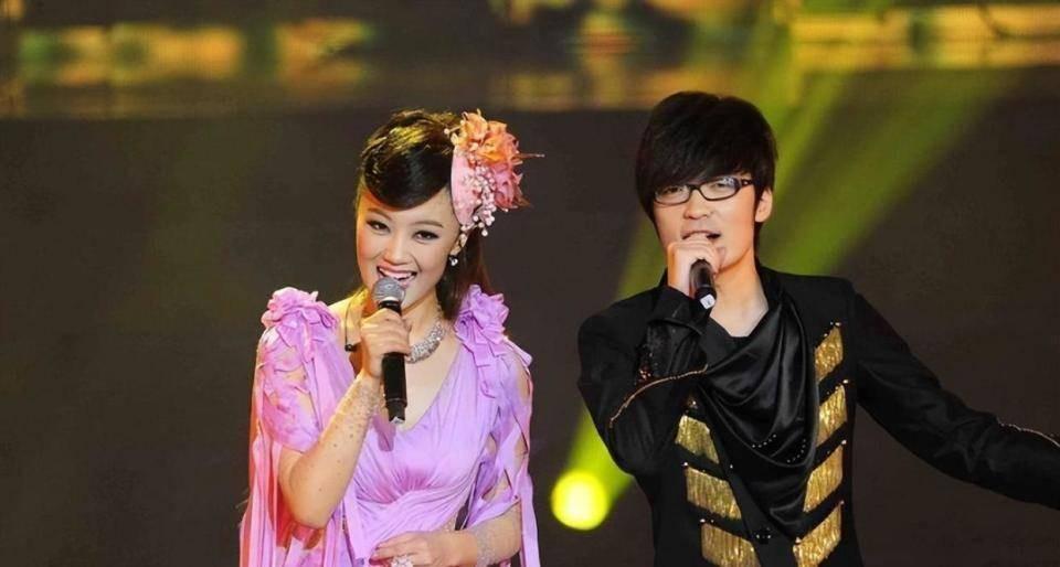 乐鱼官方入口-玖月奇迹离婚7年，王小玮近况曝光，43岁无婚无育，发福显老